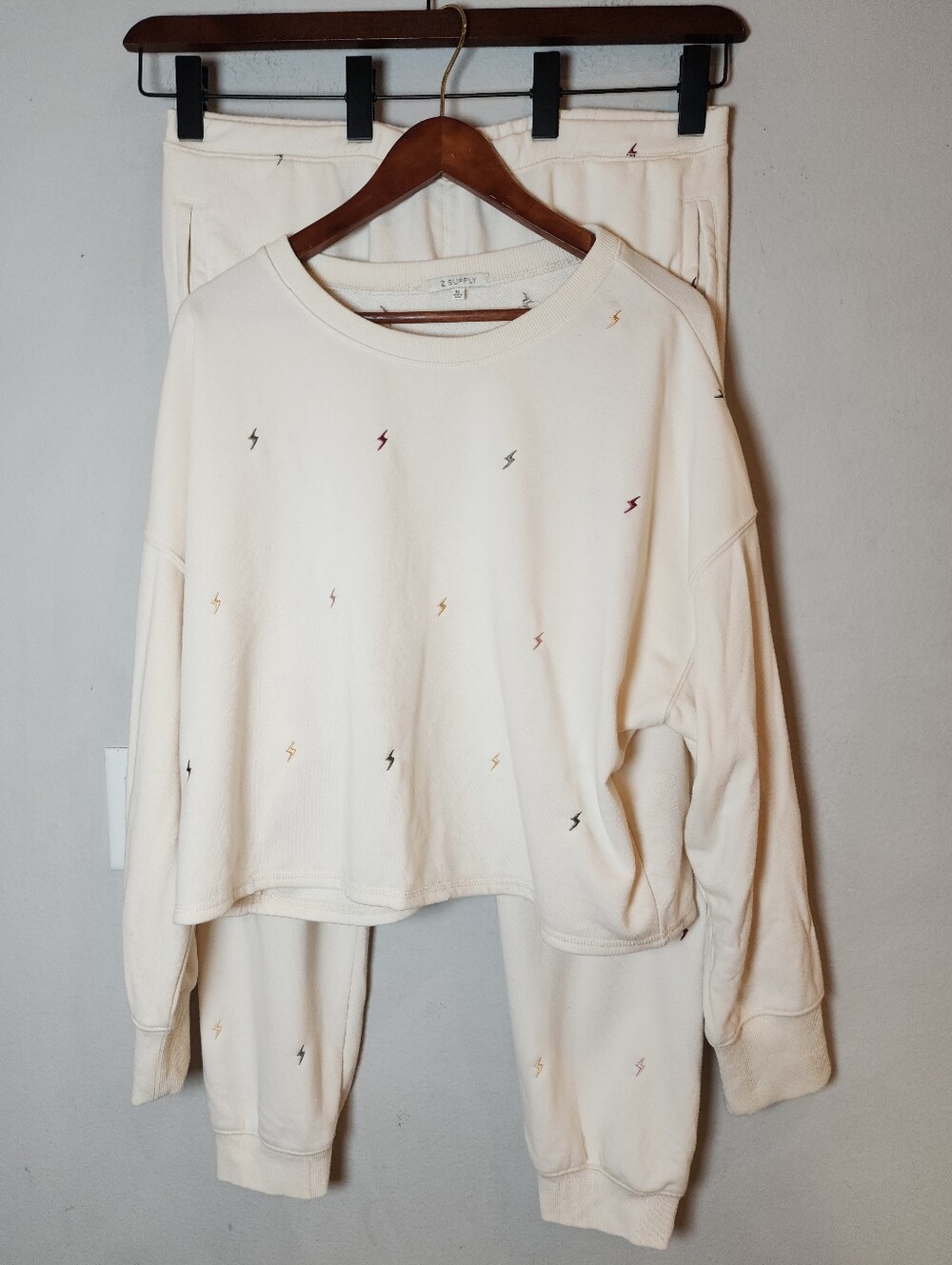 Z Supply Amelia Mini Embroidered Lightning Bolt Pullover And Jogger Pants Set XL